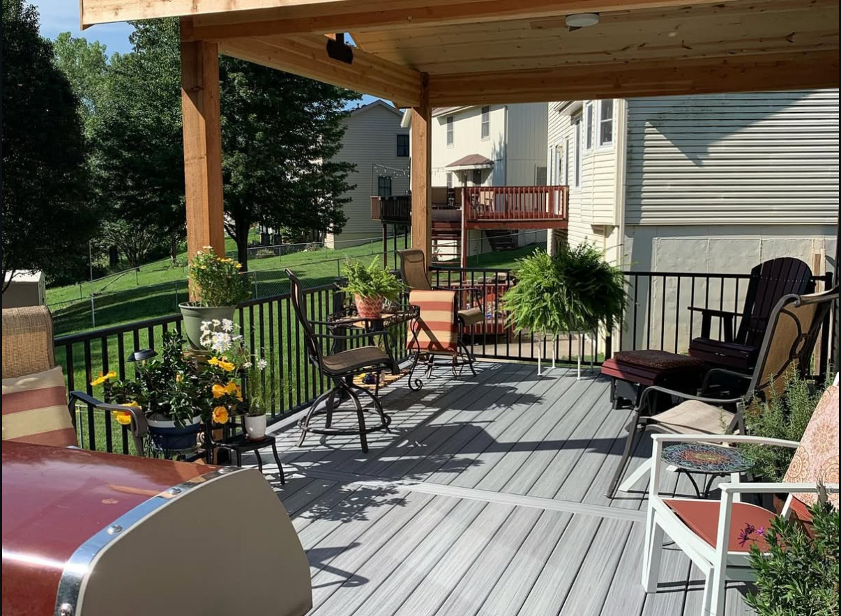 Deck living space under covered porch