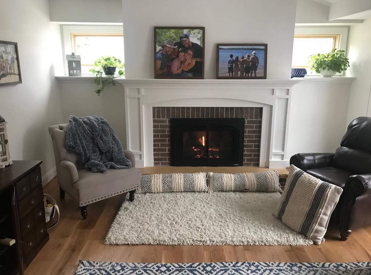 Living room with custom fireplace mantel
